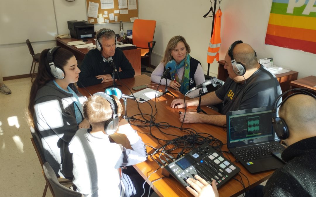 El programa de radio “Reporteros en el patio” Visita nuestro centro educativo
